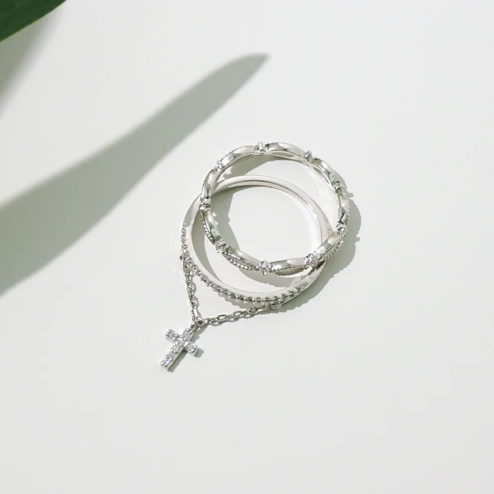 With cross ring set