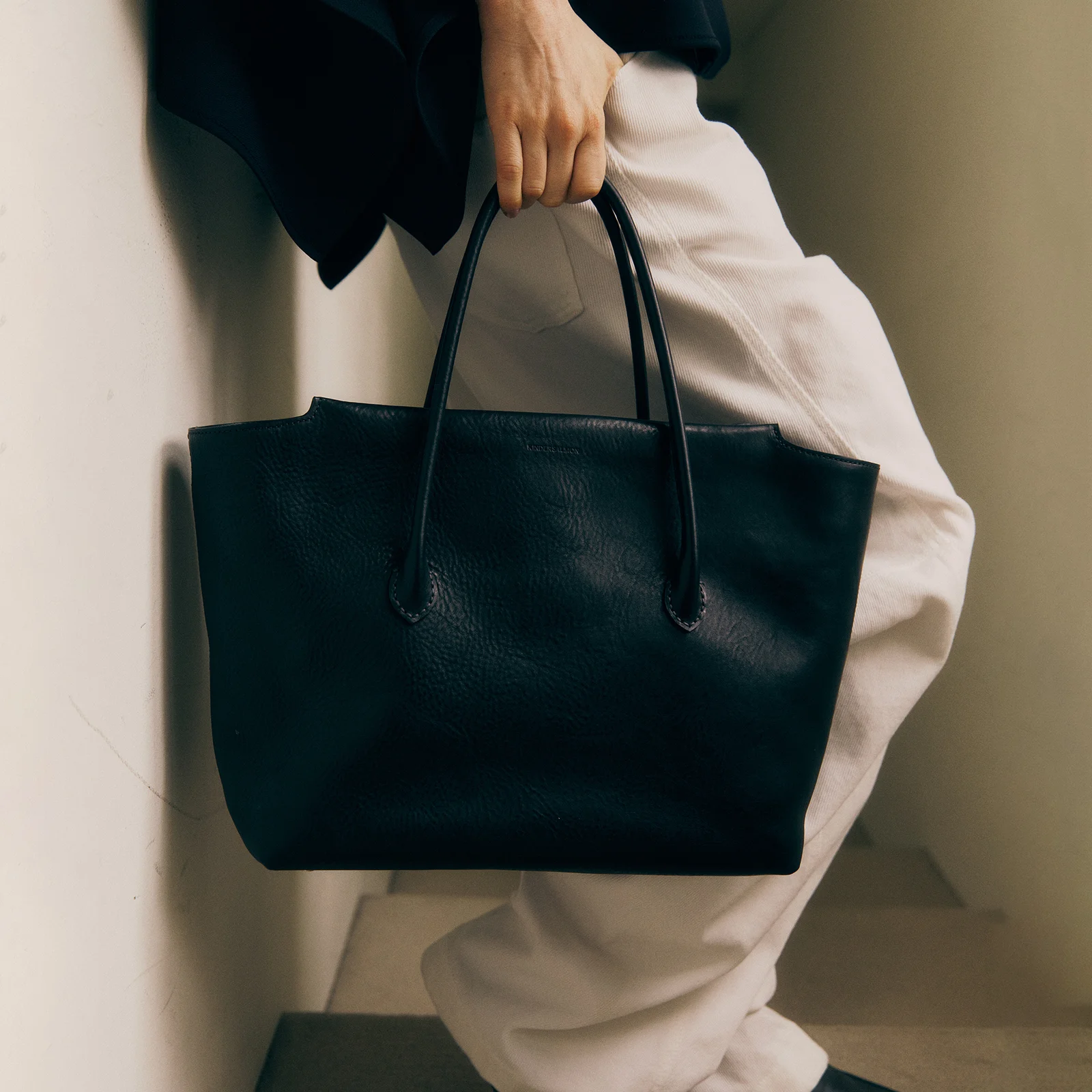 Basil Leather Bag Black