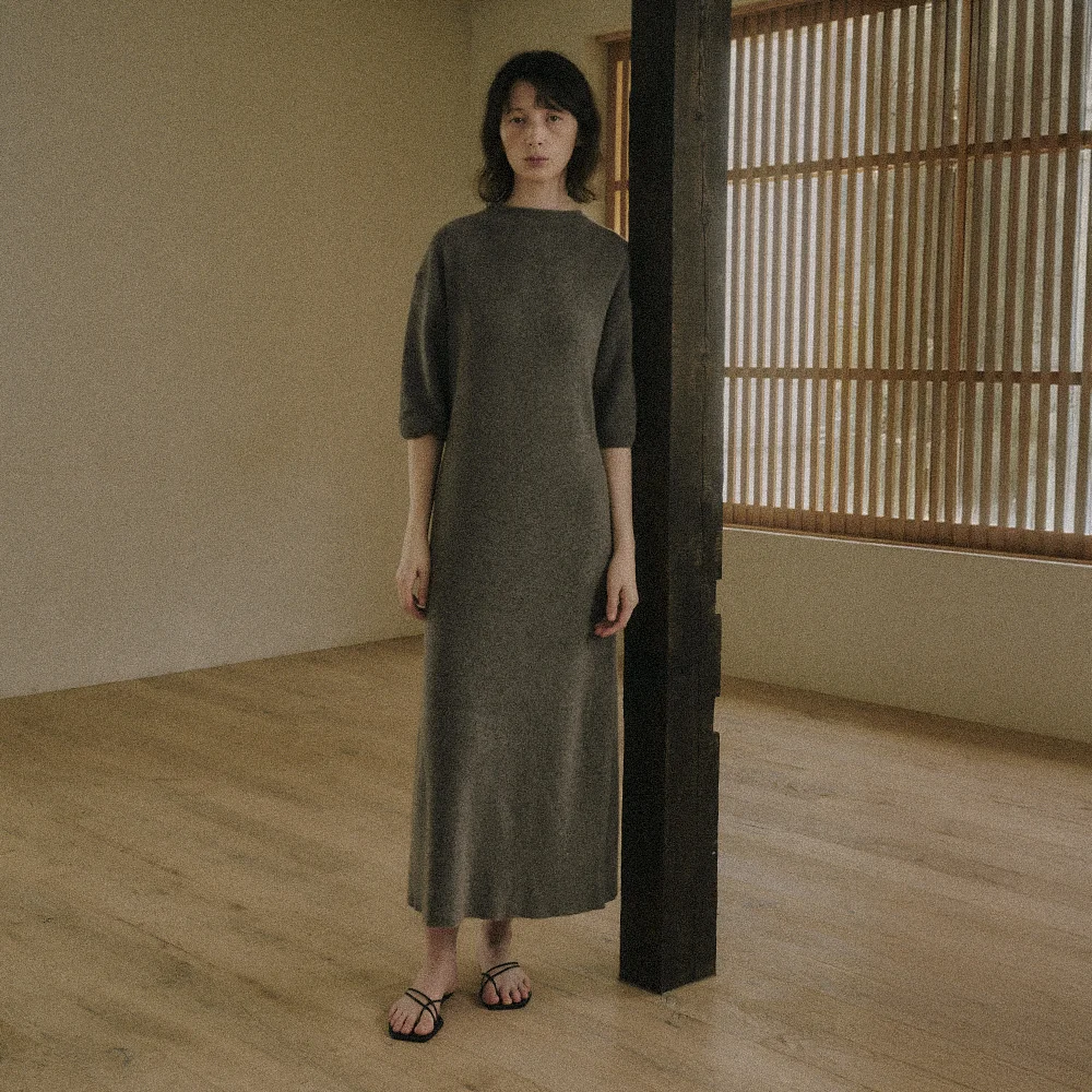 BAYEN HIGH-NECK KNIT LONG DRESS_GRAY