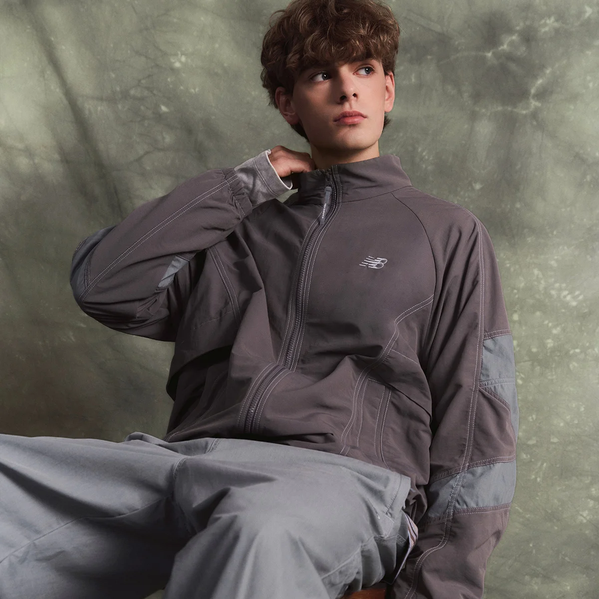 NBNAG31833 / UNI NB-ESCAPE Stand Neck 暖身外套 (L/GRAY)