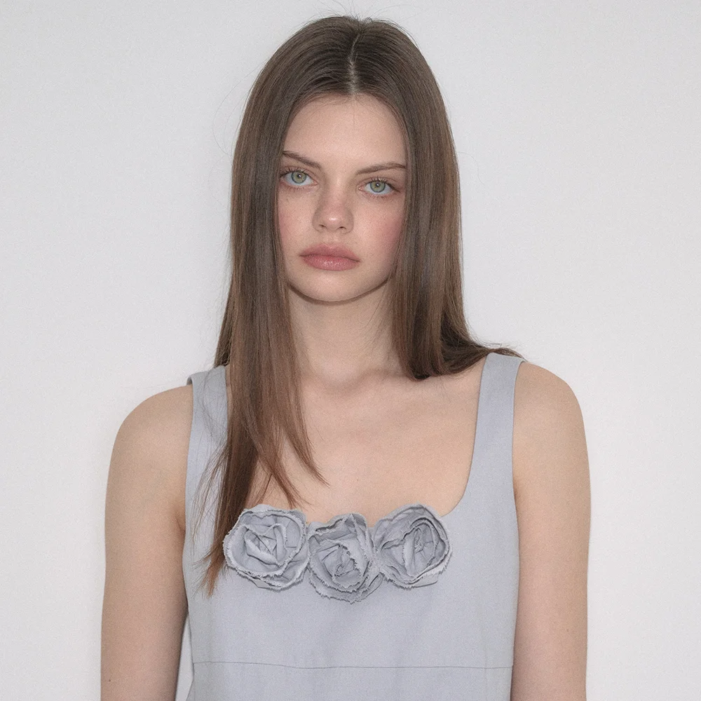 CORSAGE BROOCH (GREY)