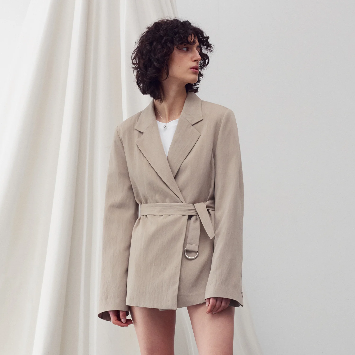 D-RING BELTED JACKET BEIGE