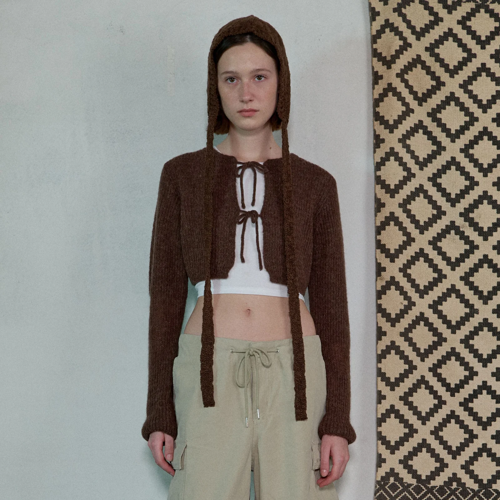 STRAP CROPPED CARDIGAN - BROWN