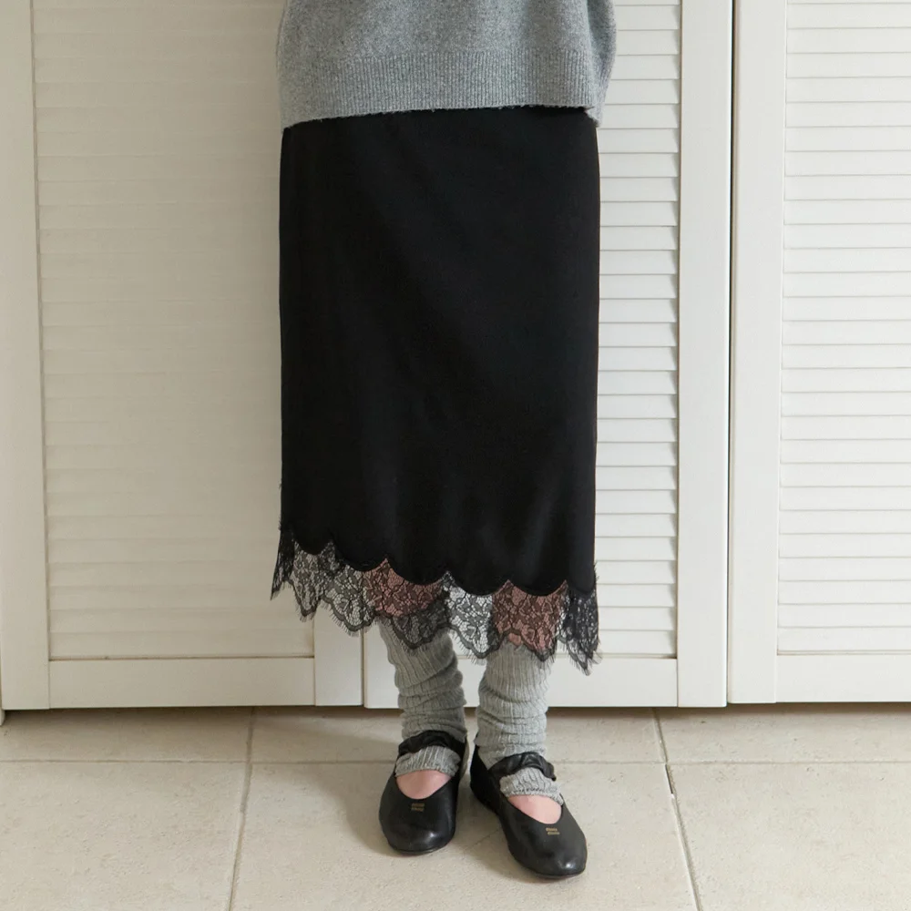 Greenery lace skirt (black)