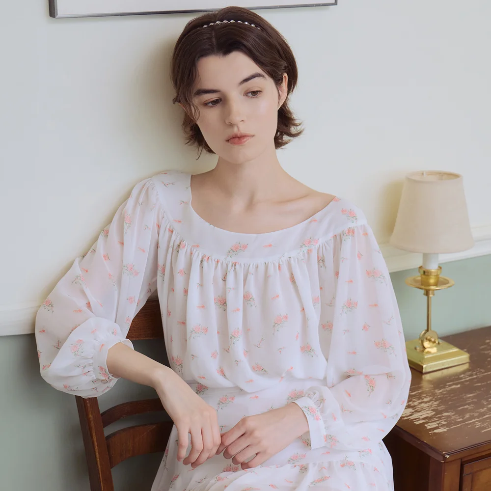 Splendeur de la Rose Print Blouse