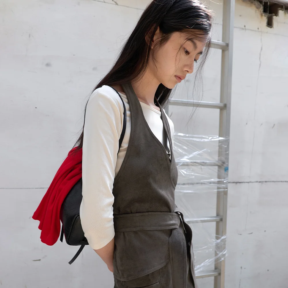 (VT-0287)HAVN SET-UP HALTER NECK VELVET WRAP VEST