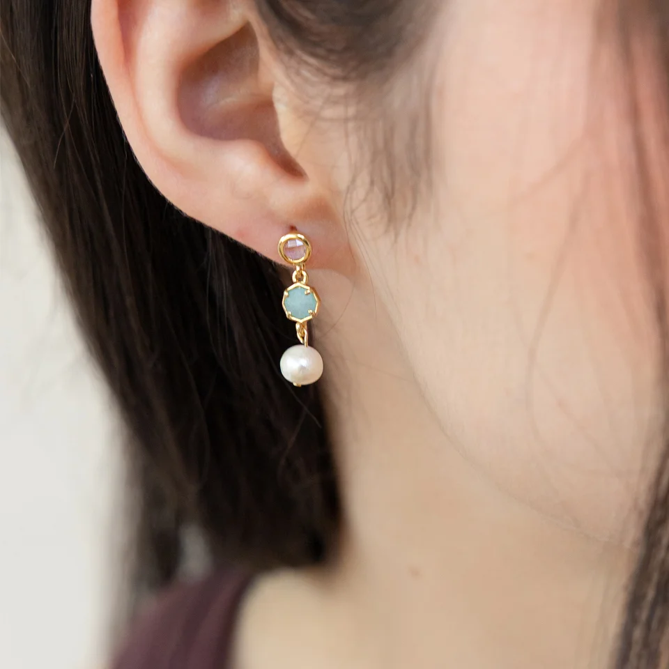 True gemstone drop earring