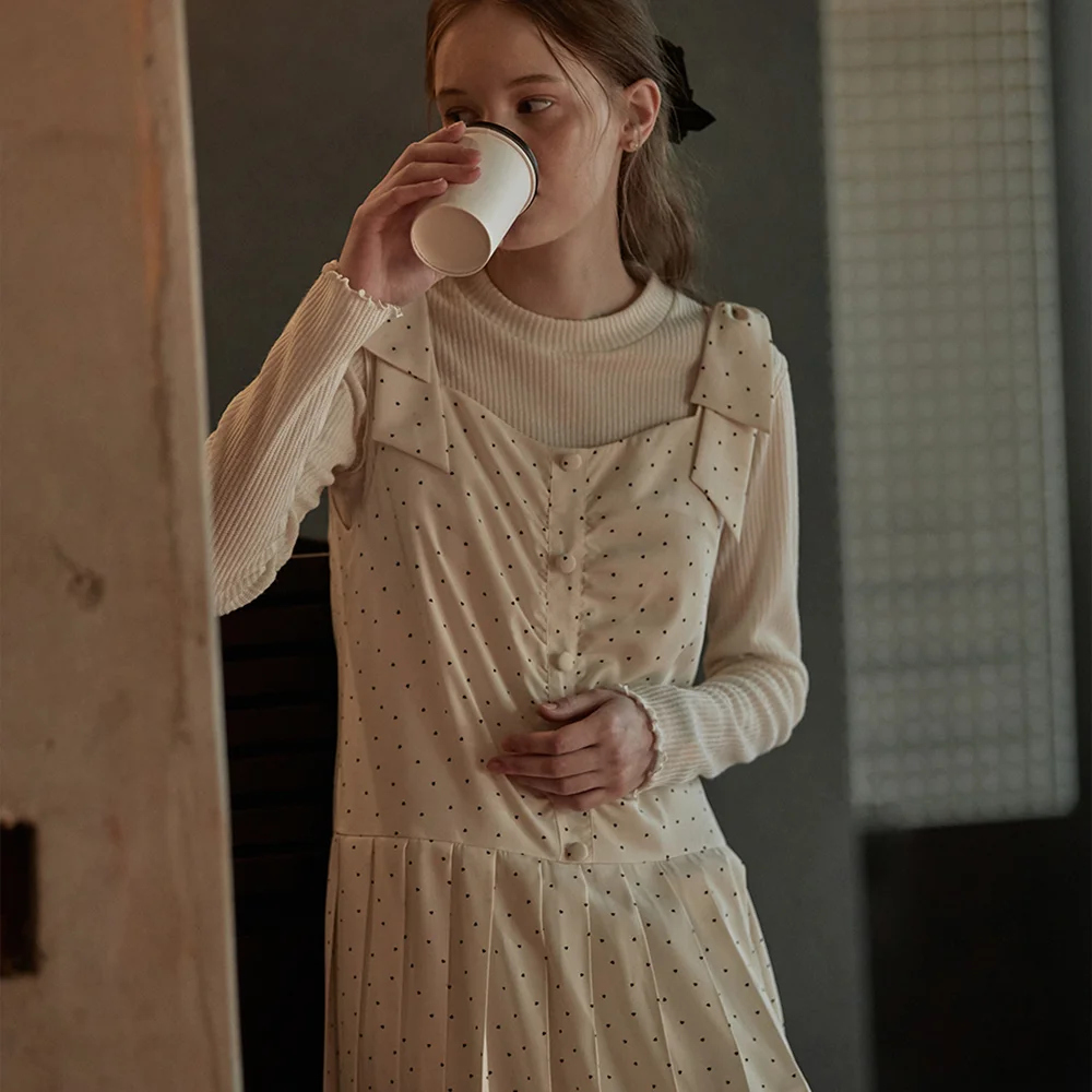 Detachable ribbon pleated dress - Ivory heart