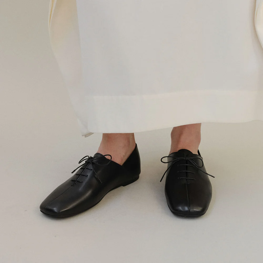 Linear derby shoes Black