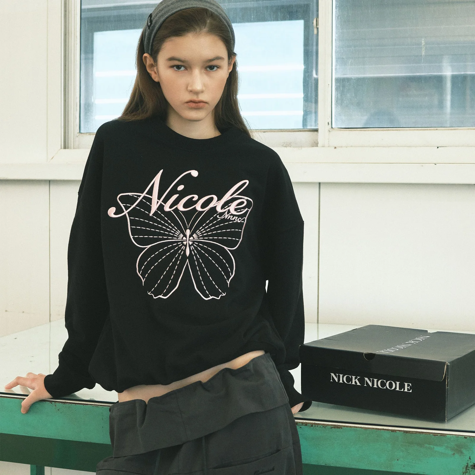 NICOLE BUTTERFLY SWEATSHIRT_BLACK PINK