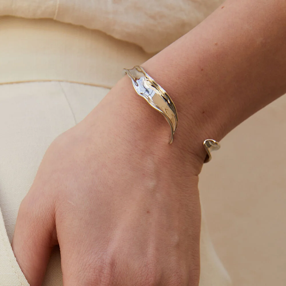 petal handcuff