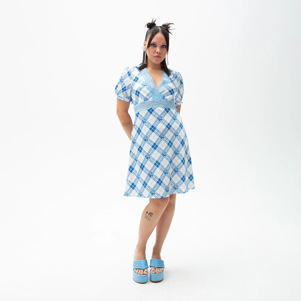 HIBISCUS PLAID LACE MINI DRESS (BLUE/WHITE)