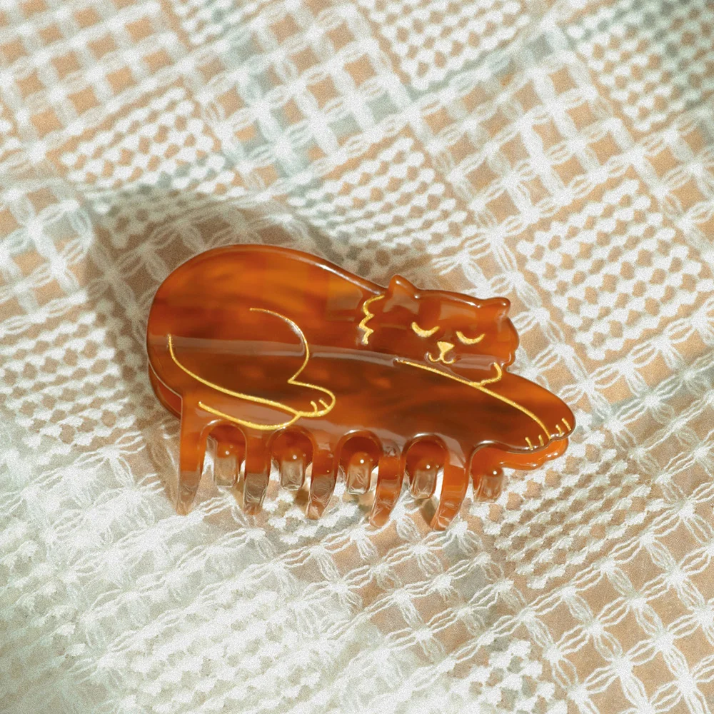 Brown Cat Hair Claw