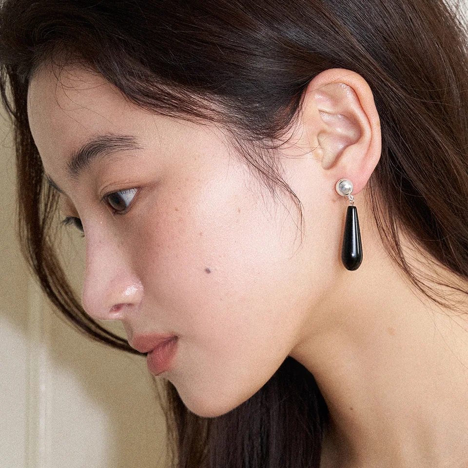 anne onyx drop earring
