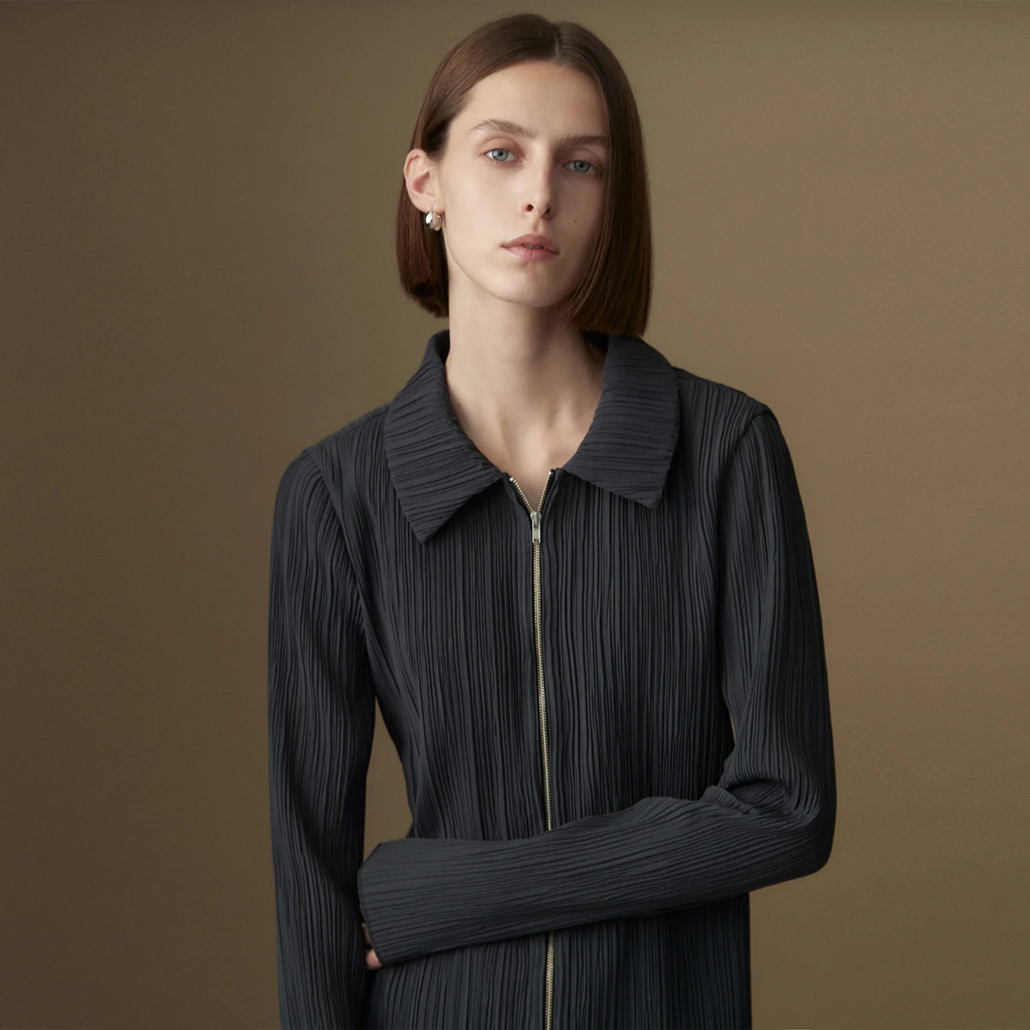 PLISSÉ ZIPPED JACKET