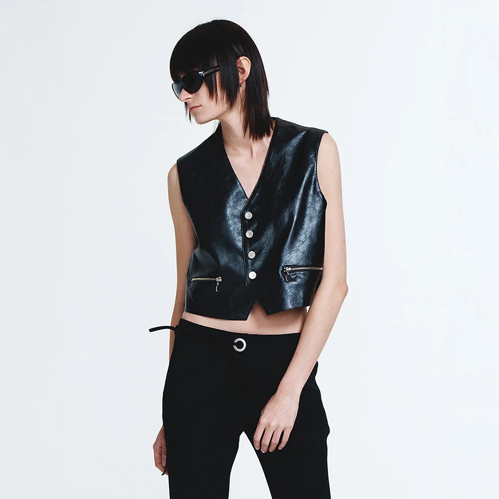 FAUX LEATHER VEST IN BLACK