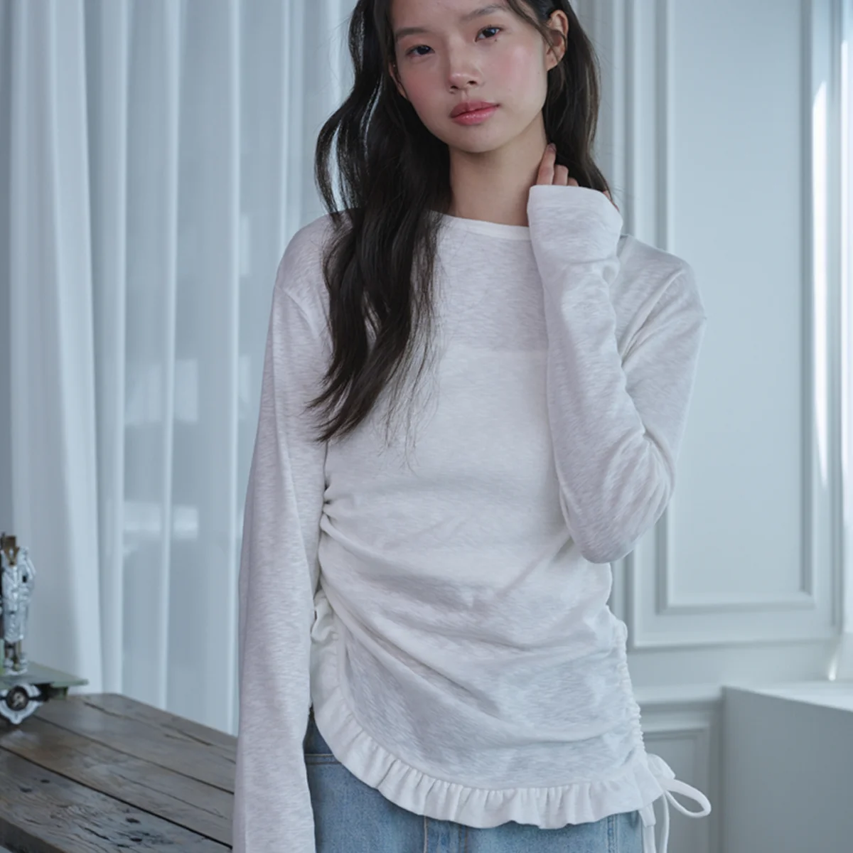 Side Shirring Frill Long Sleeve T-shirt_Ivory