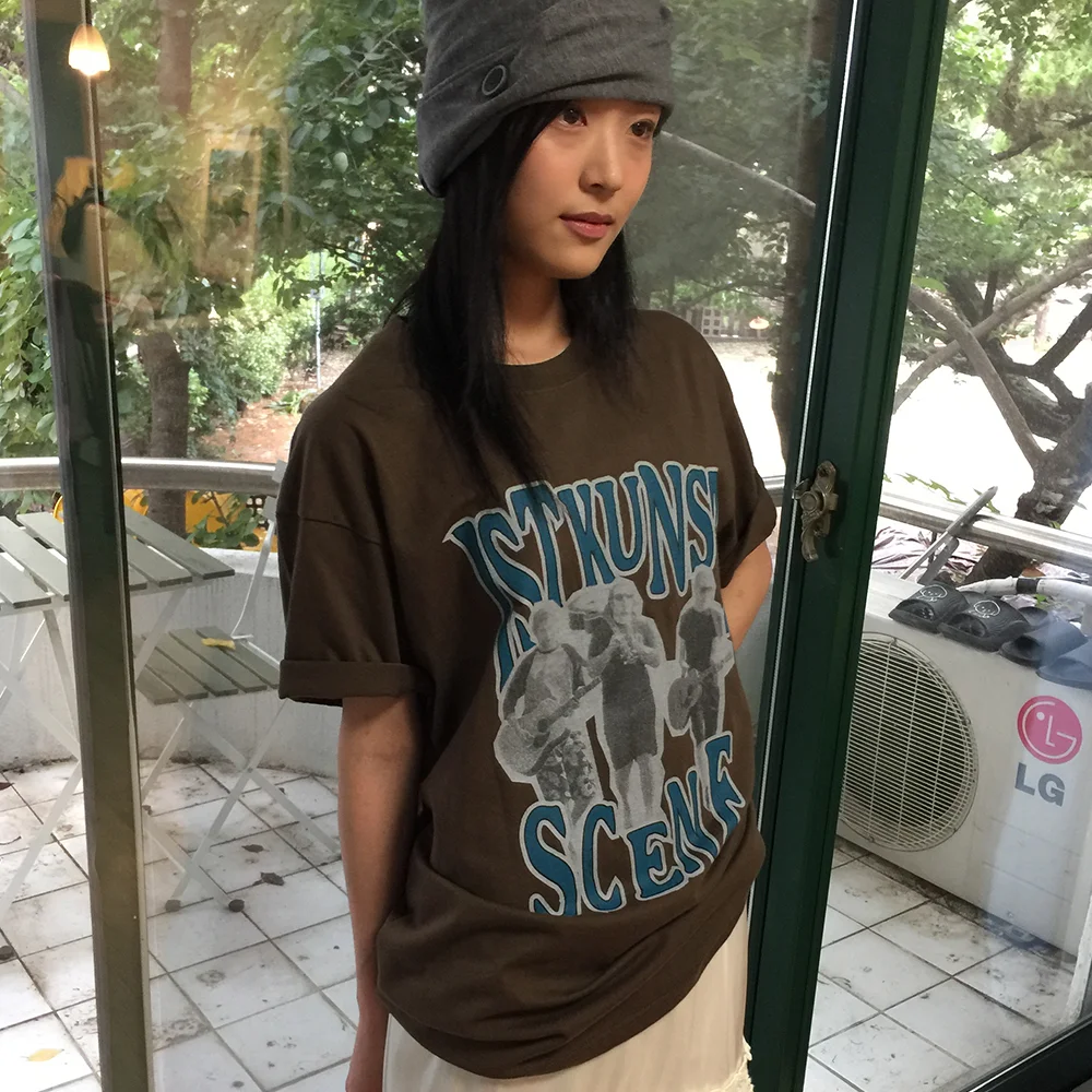 SCENE BAND TEE_BROWN(IK2EMMT510A)