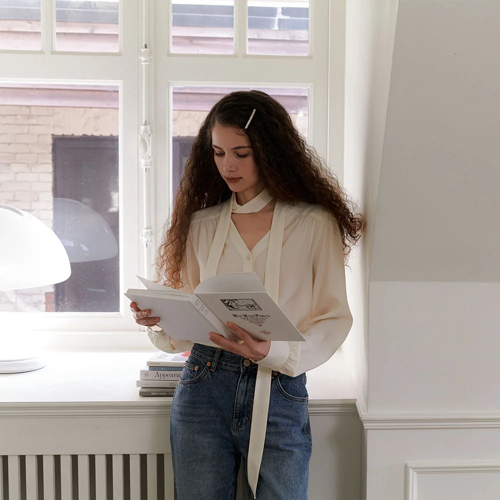 Tied V Neck Blouse_Ivory