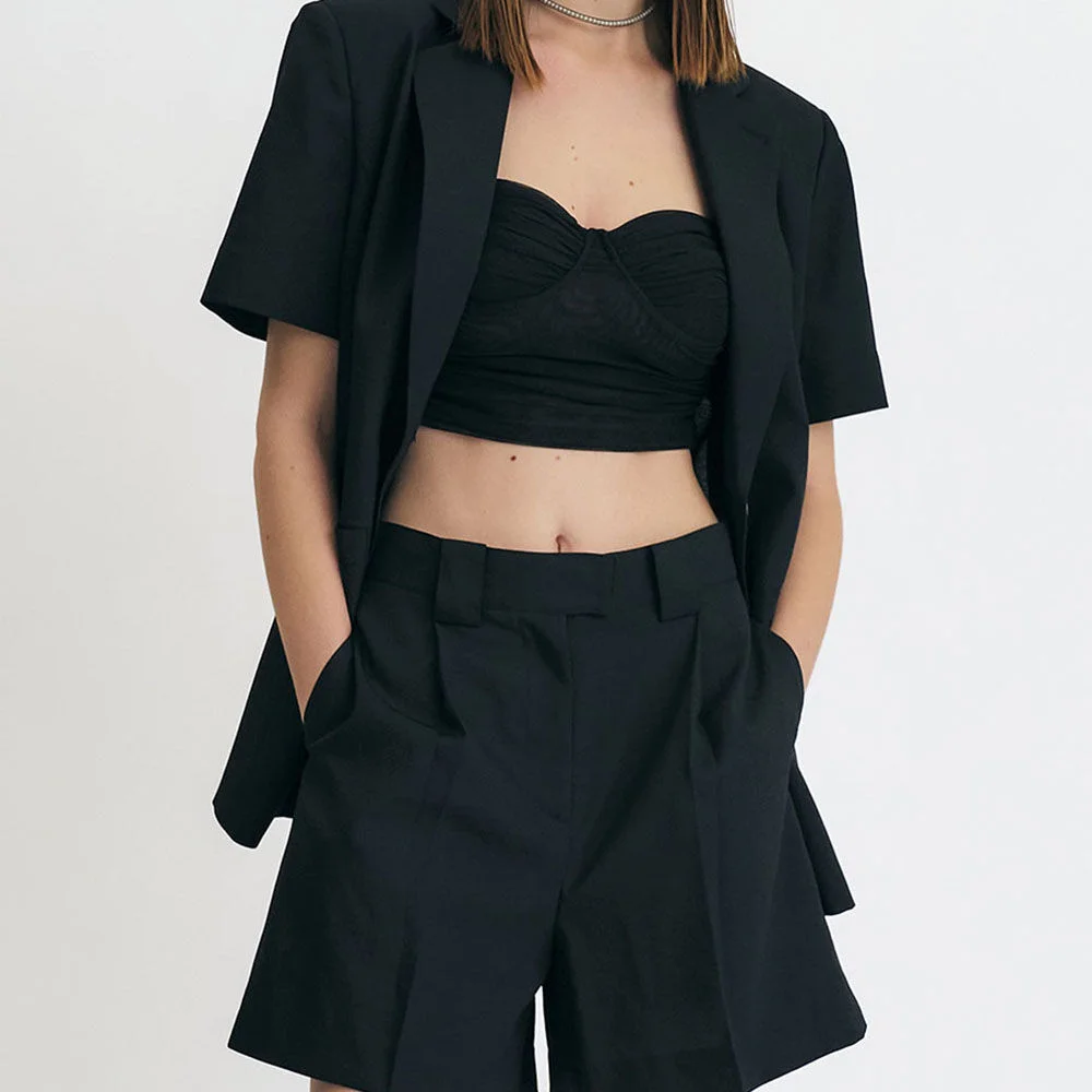 High-rise pleated linen shorts (Black)