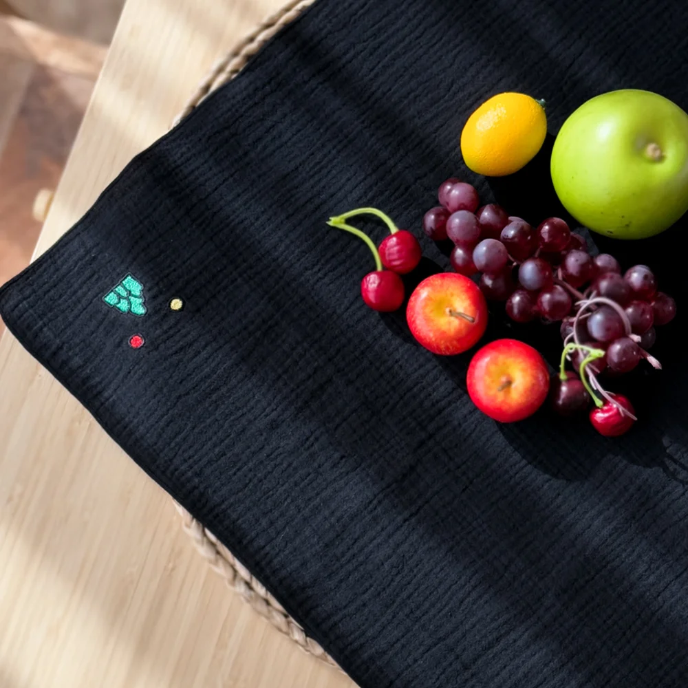 日月五峯圖 刺繡 雙層紗布 棉 手帕 (黑色/藍色/象牙色)