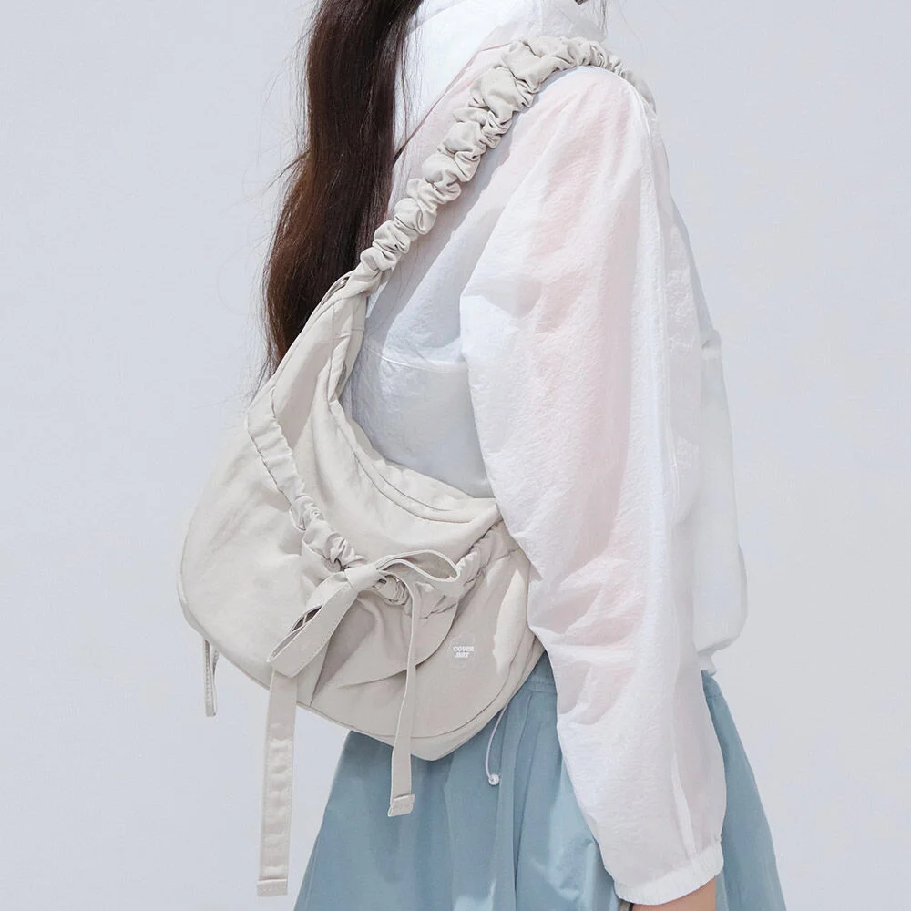 女裝 Cloverheart 抽褶 中度 尼龍 Hobo Bag 米色