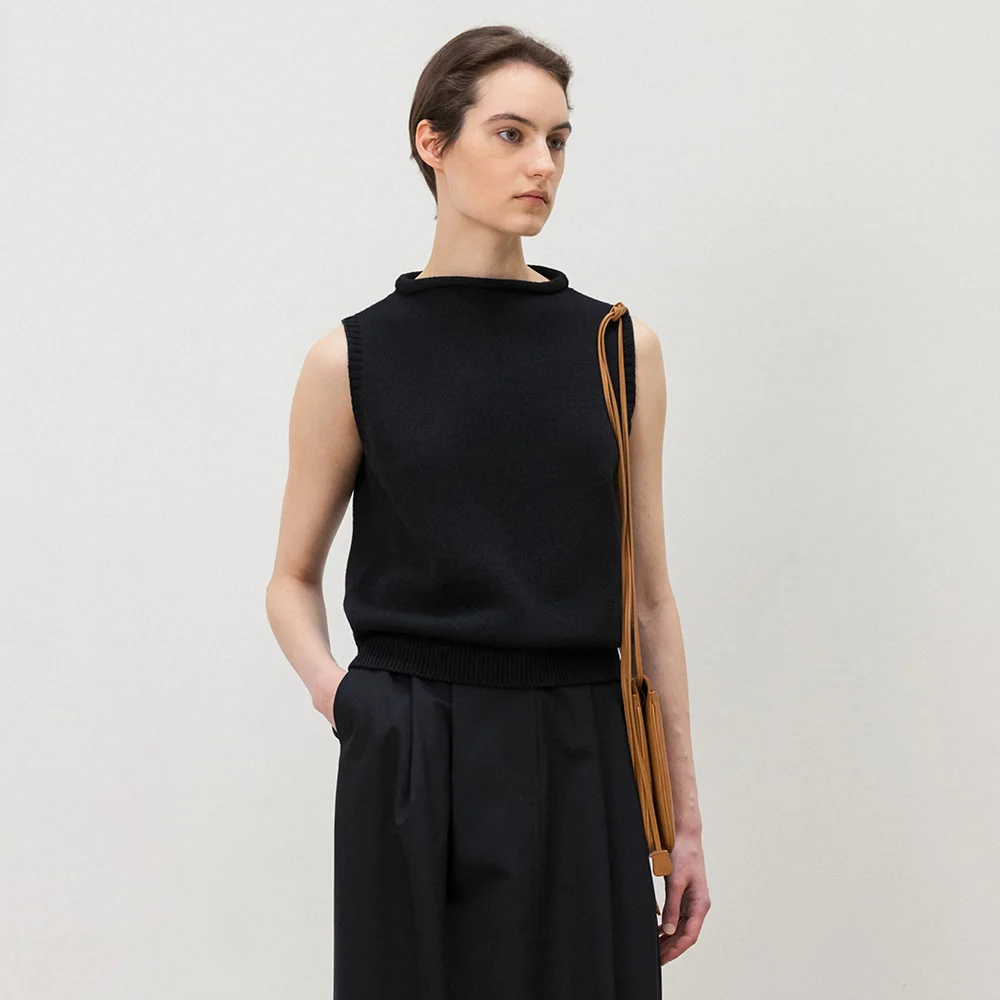 Cannoli Sleeveless Knit in Black