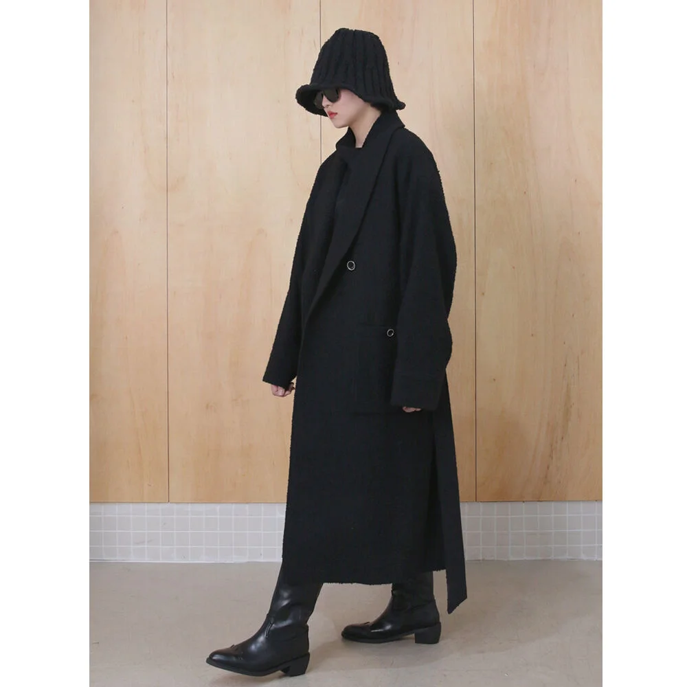 Gown Over Coat / Boucle Black