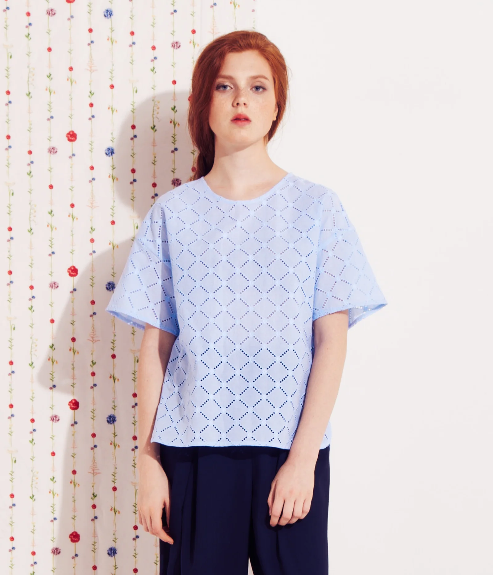 BASIC EYELET BLOUSE