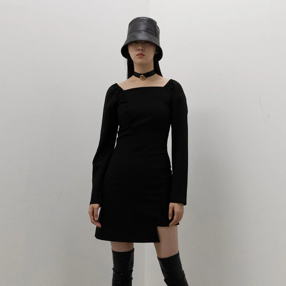 SHIRRING POINT UNBALANCE DRESS - BLACK