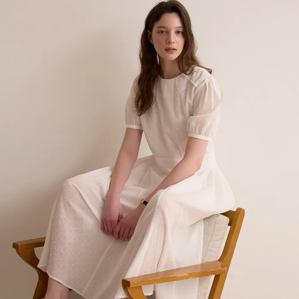 Volume round tuck flare dress - White