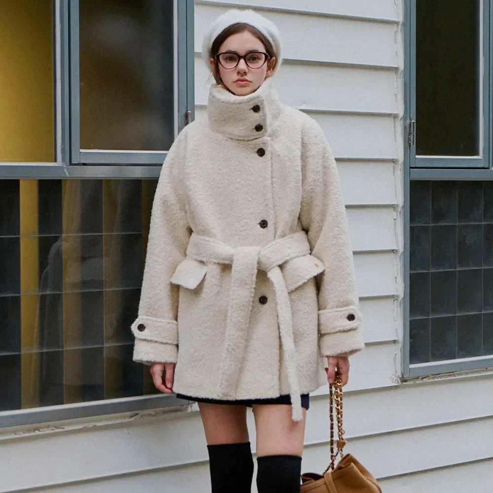 Neutral mood boucle coat_2 Colors