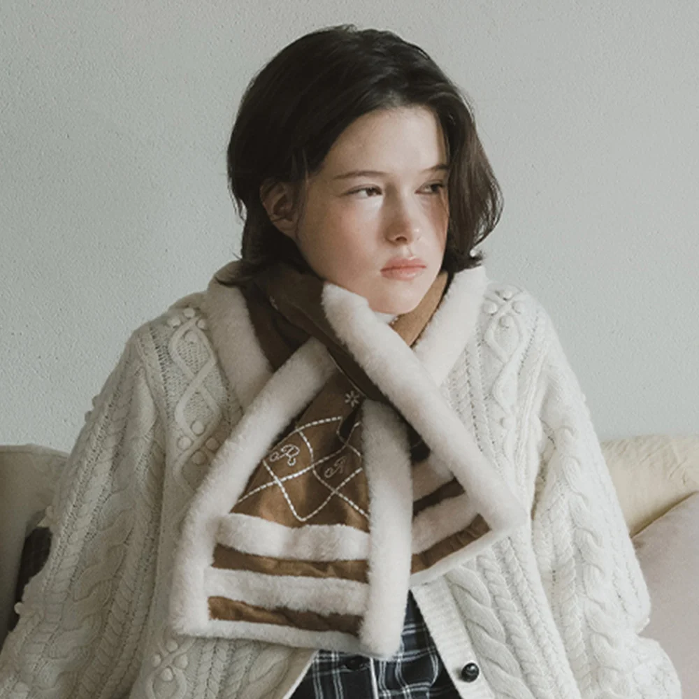 SHEARLING SCARF - BROWN
