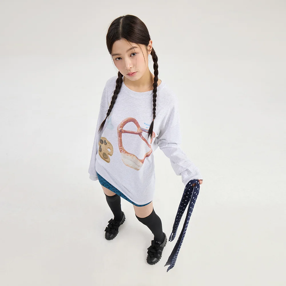 Chouetties by LUCKY CHOUETTE Graphic Loose Fit Long Sleeve T-Shirt (light grey) LATAX26390GYL