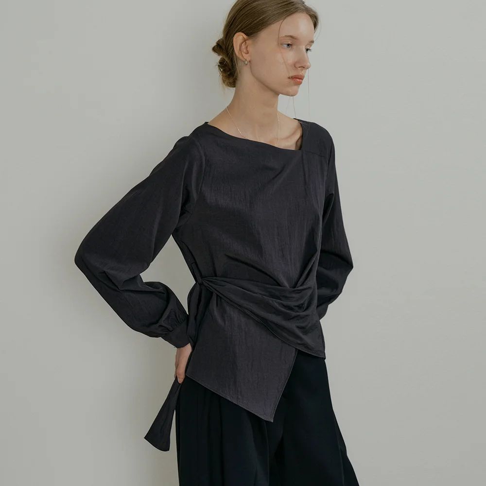 comos 1214 unbalance wrap blouse (charcoal)