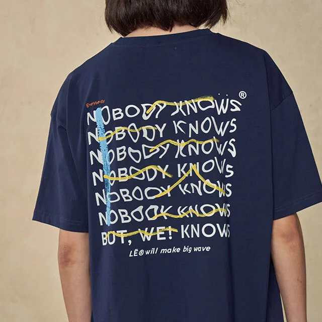 UNISEX LE Wave Hand Write T-shirts_Navy