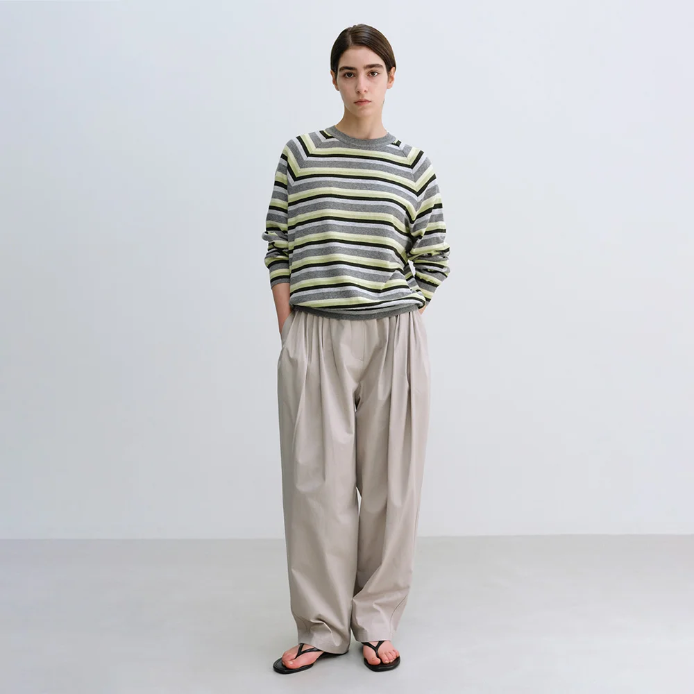 Cotton Volume Tuck Pants in Gray