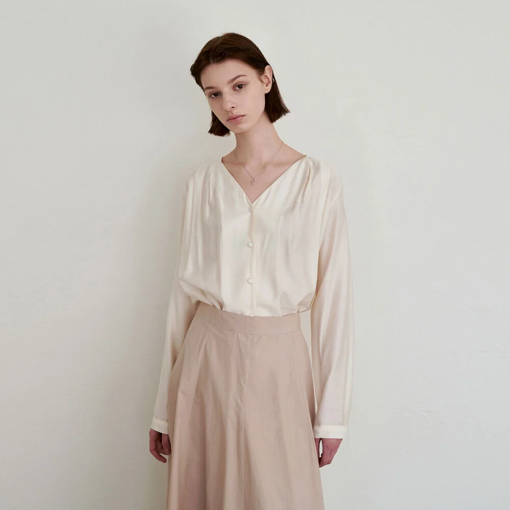 V-NECK SHIRRING BLOUSE_CREAM