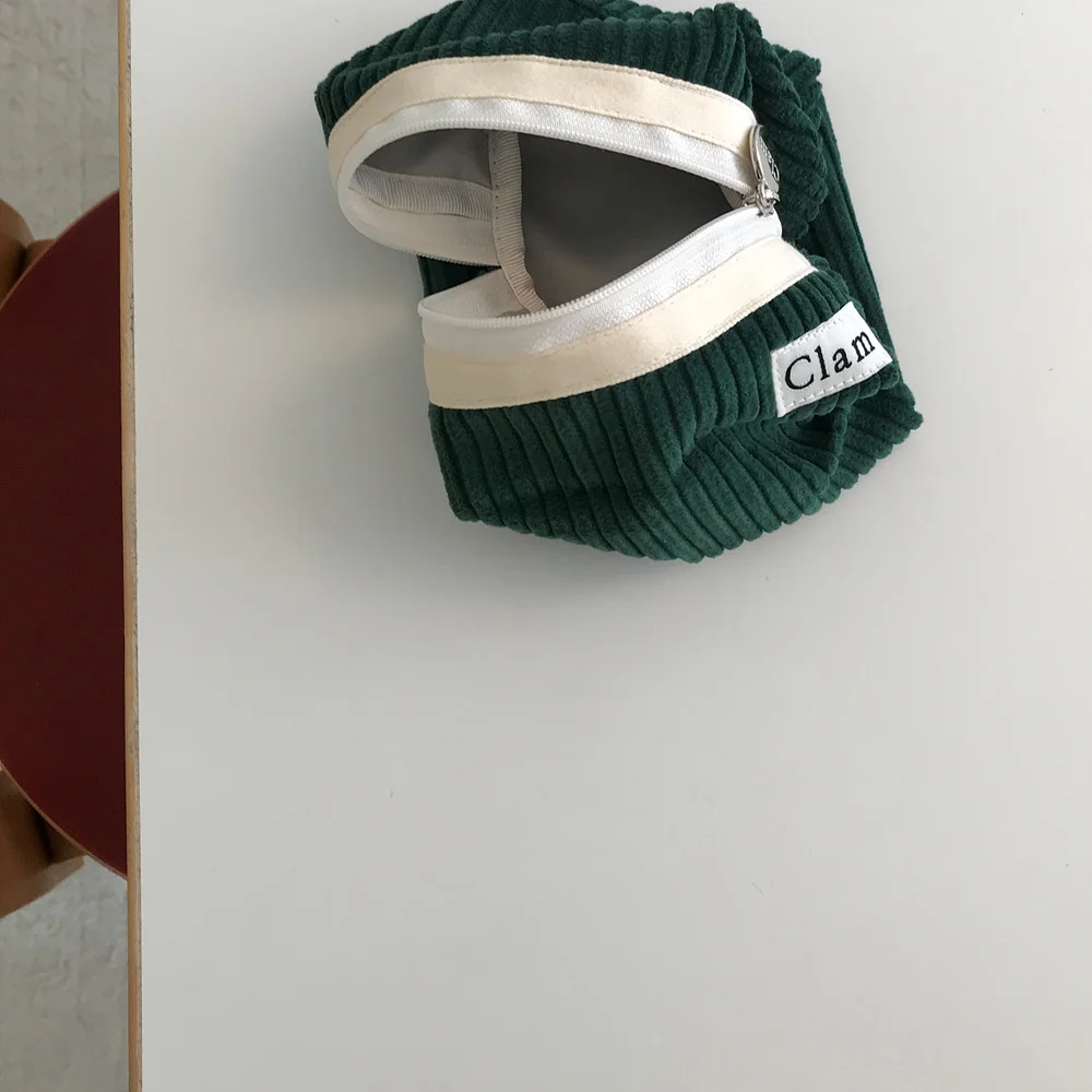 Clam round pouch _ Corduroy broccoli