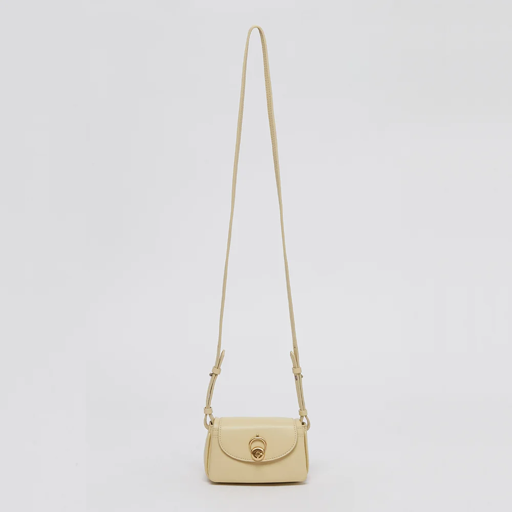 Luv hole mini bag(Butter)