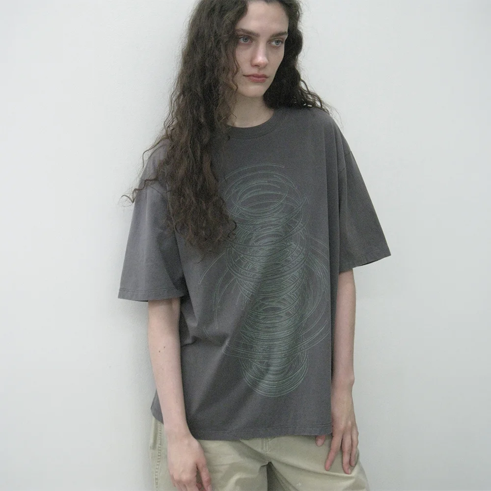 GEOMETRIC PARTS PRINTED TEE_CHARCOAL