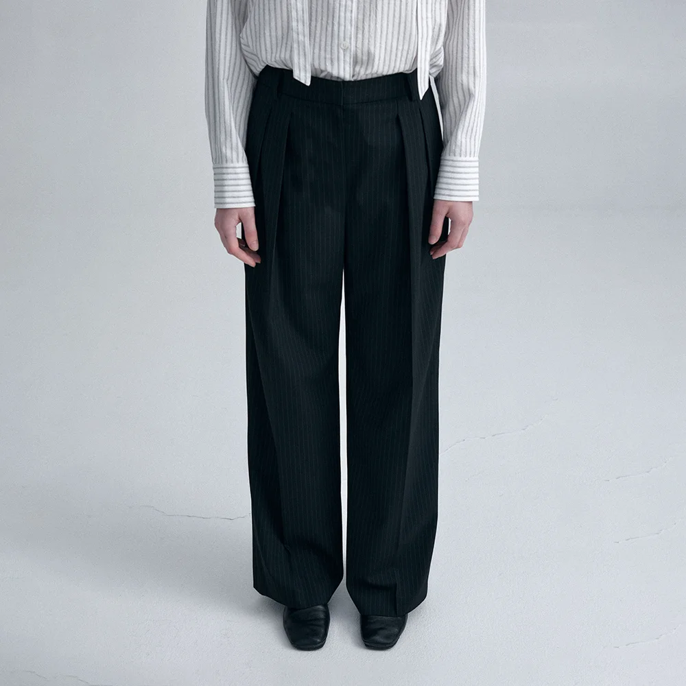 Loose Fit Two-tuck Slacks (Stripe ver.)_Stripe Black