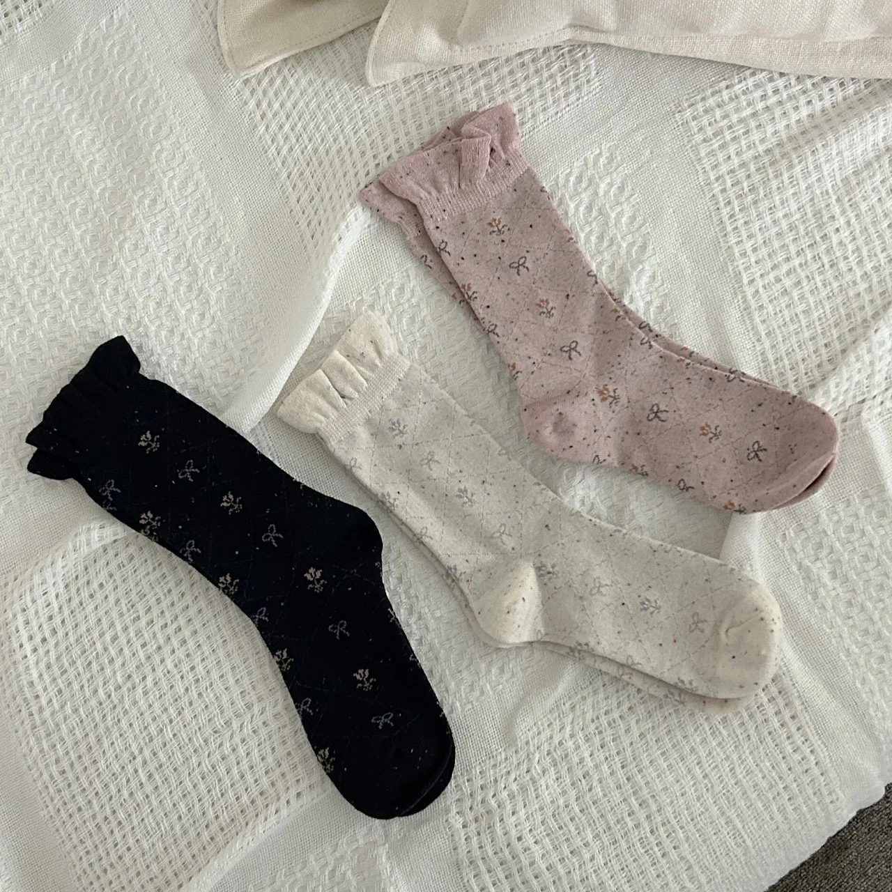 Katie 復古 荷葉邊 花卉 襪 3color