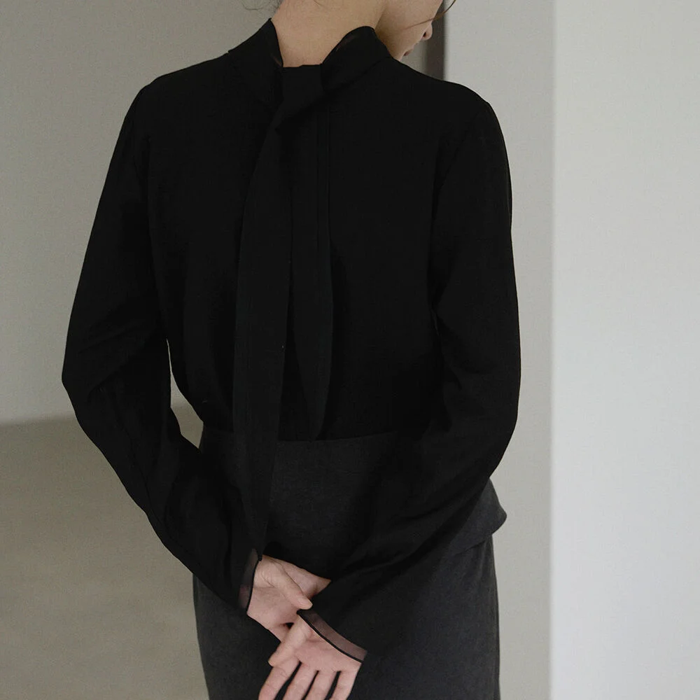 High-neck scarf blouse - Black