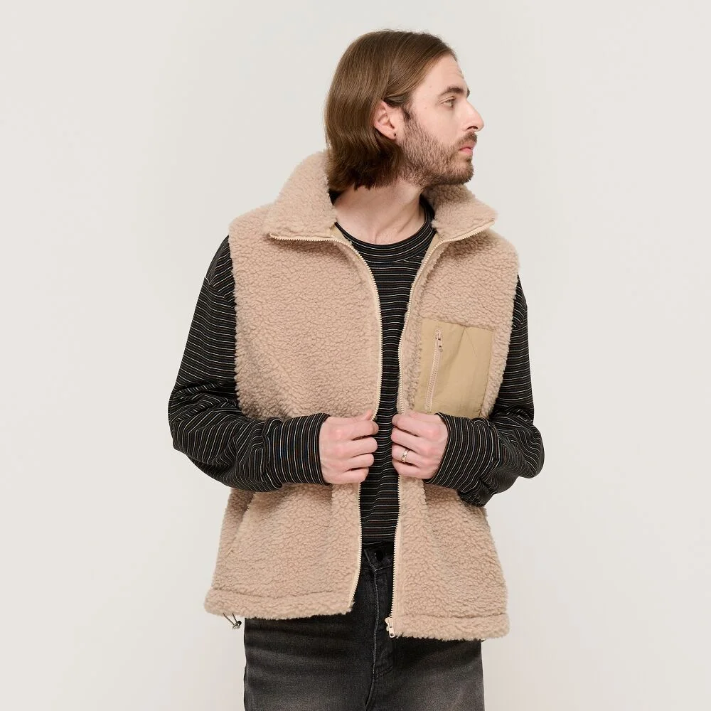 FLEECE POCKET VEST (BEIGE)