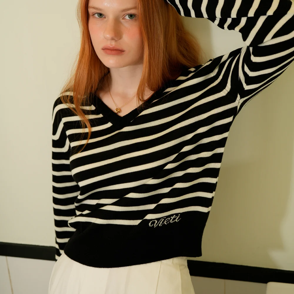 Premium Anti-filling Wool V-neck Striped Knit (Black)