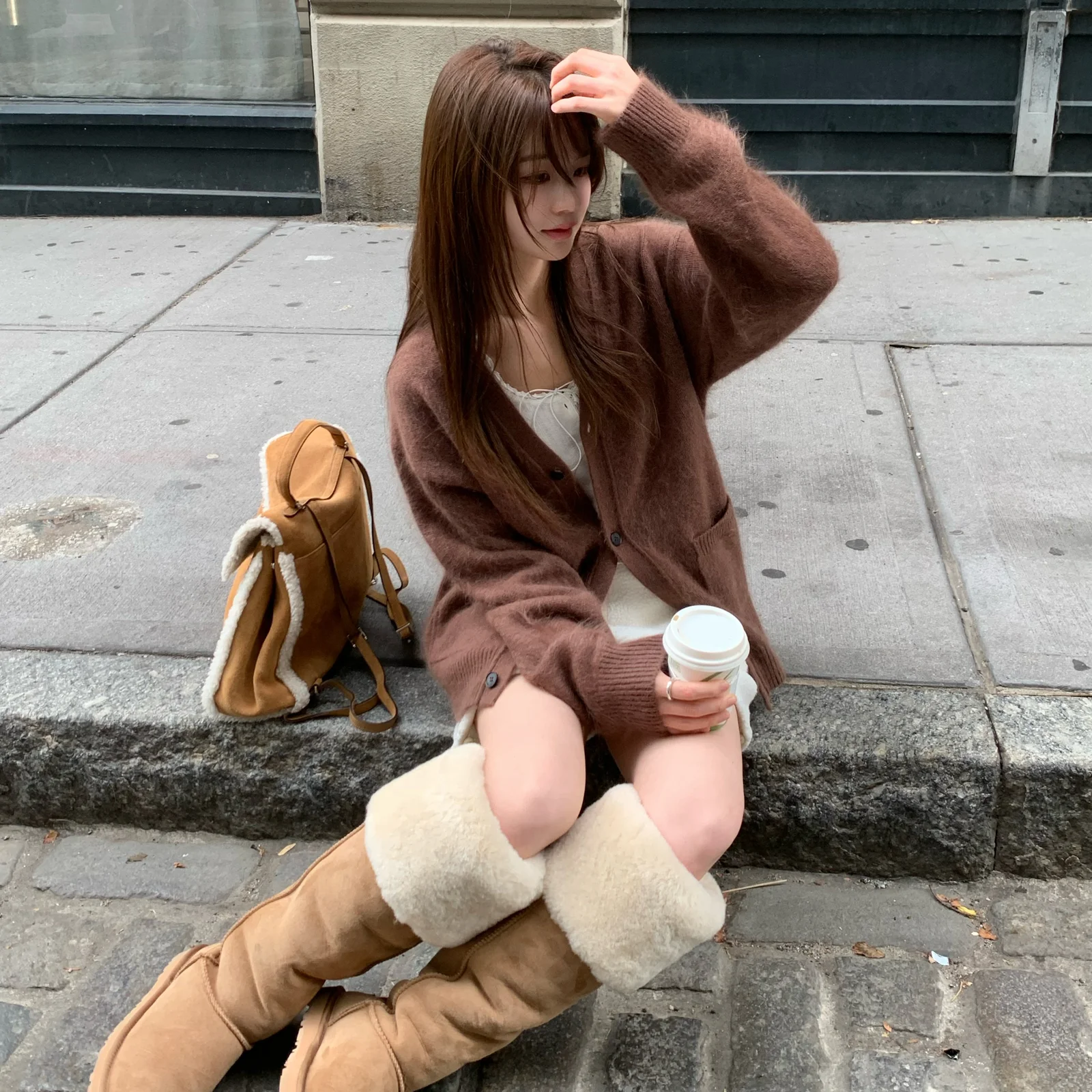 Fuzzy V-neck Knit Cardigan_Brown