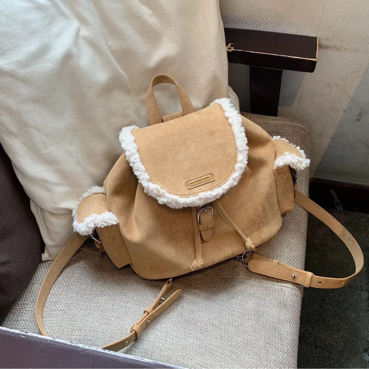 Mustang Muffin Backpack - Suede Beige