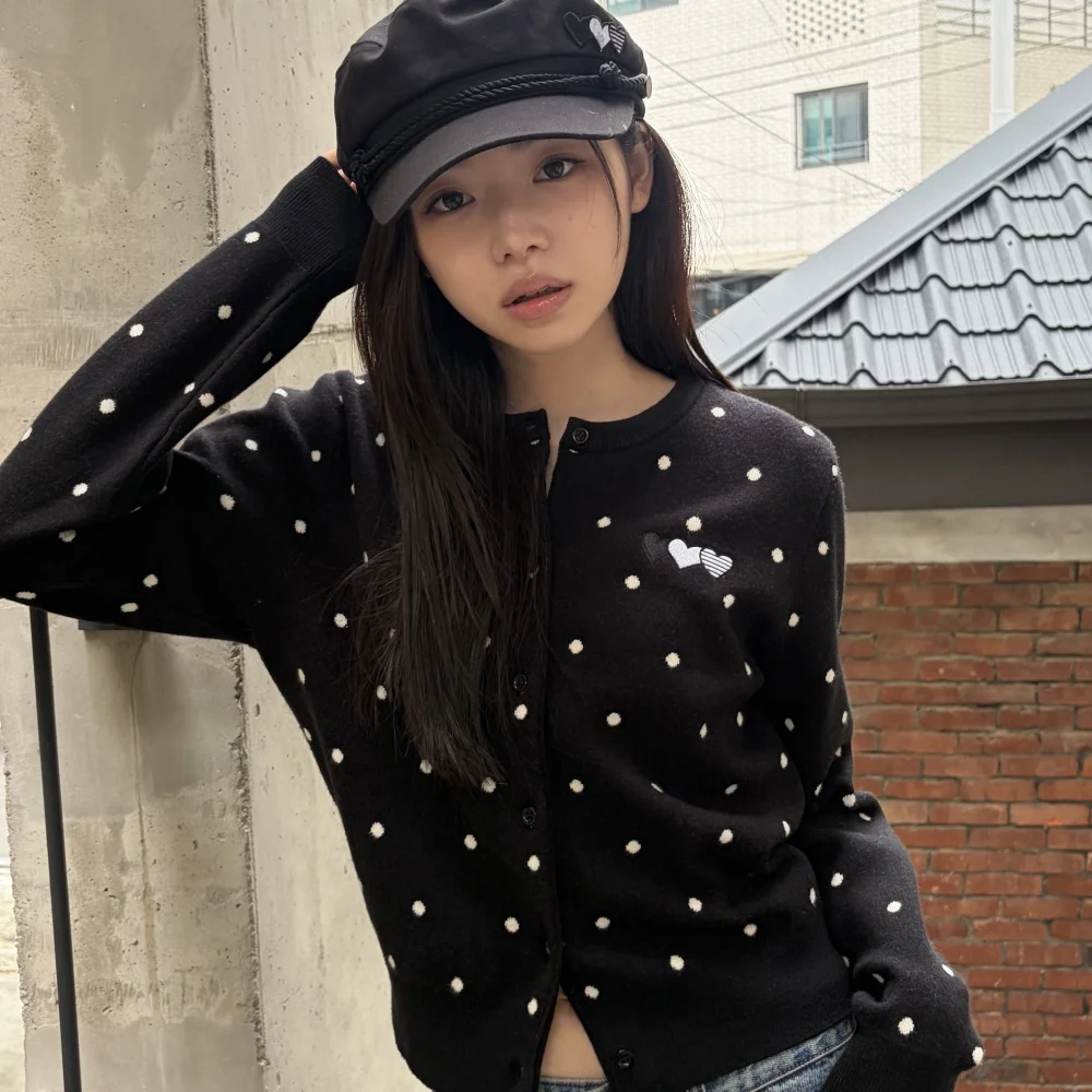 Heart Button Point Cardigan Black