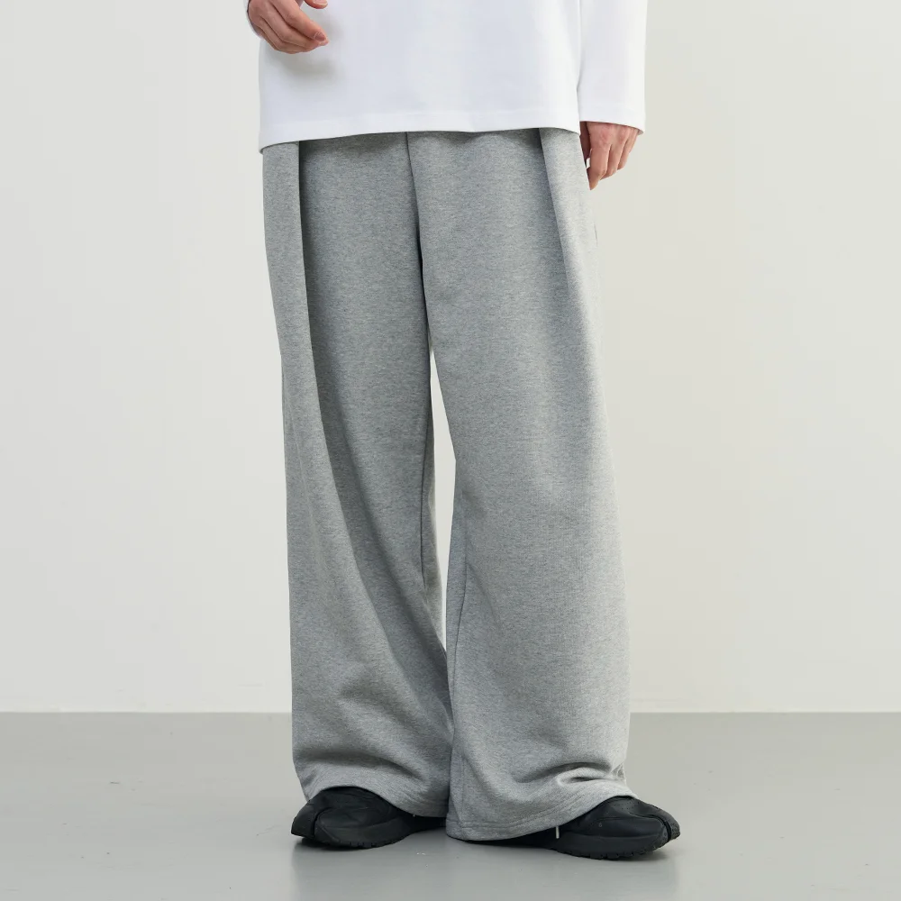 Comfy reverse pleats sweat pants